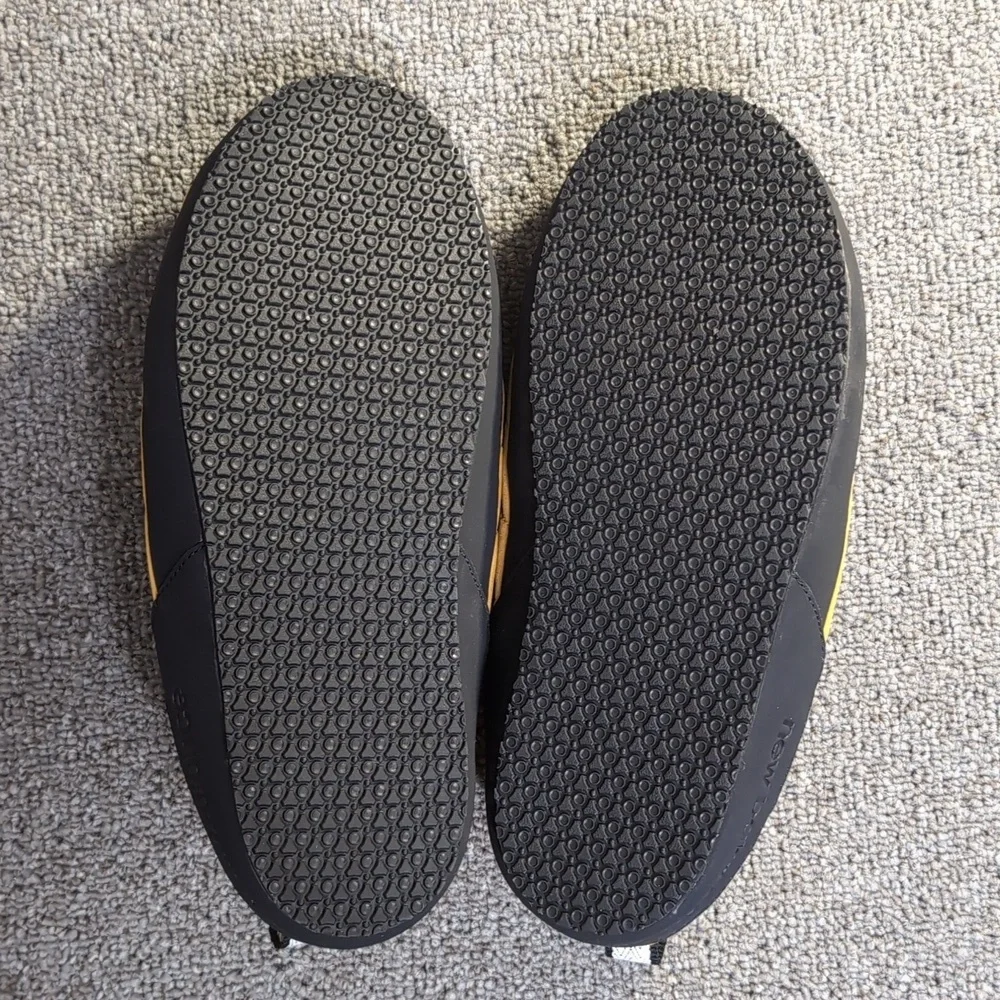 New Balance Caravan Moc V2 Slipper Size 8.0 Black/Yellow Unisex W9.5 Recovery